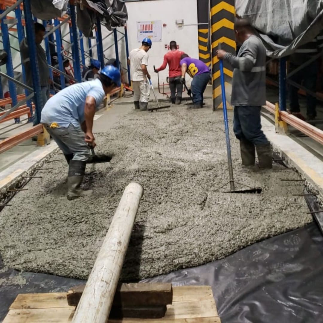 Reparacion de un piso dentro de una galera operativa